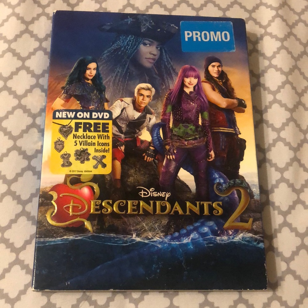 Disney Descendants 2 DVD